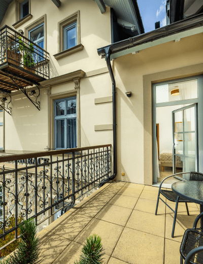 Deluxe dvoulůžkový pokoj s balkonem nebo terasou